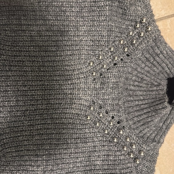 ❤️Guess sweater❤️ - Picture 3 of 5